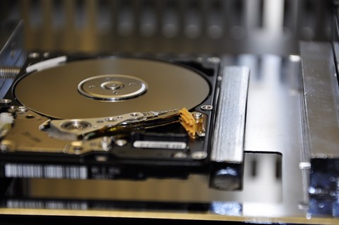 Testine incollate sui piatti dell'Hard Disk